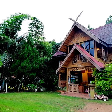 Crossroads House Hotel Mae Hong Son Exterior photo