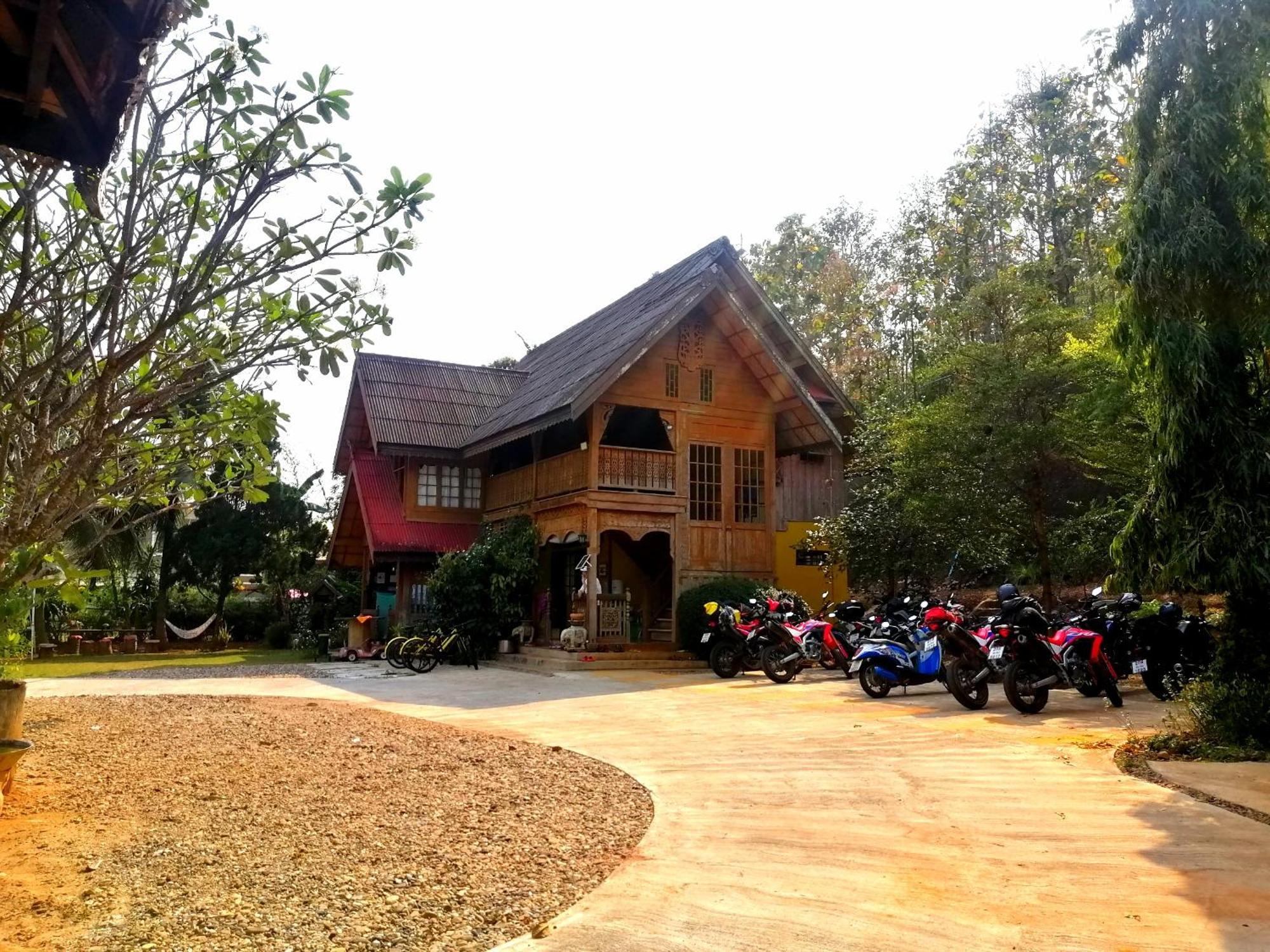 Crossroads House Hotel Mae Hong Son Exterior photo